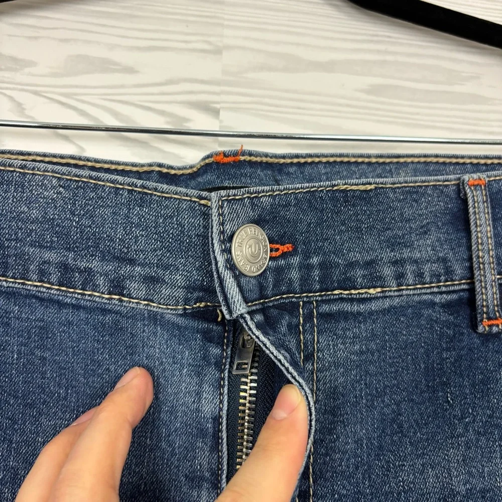 True Religion Geno Relaxed Slim Flap Jeans Size 42X32 NWT